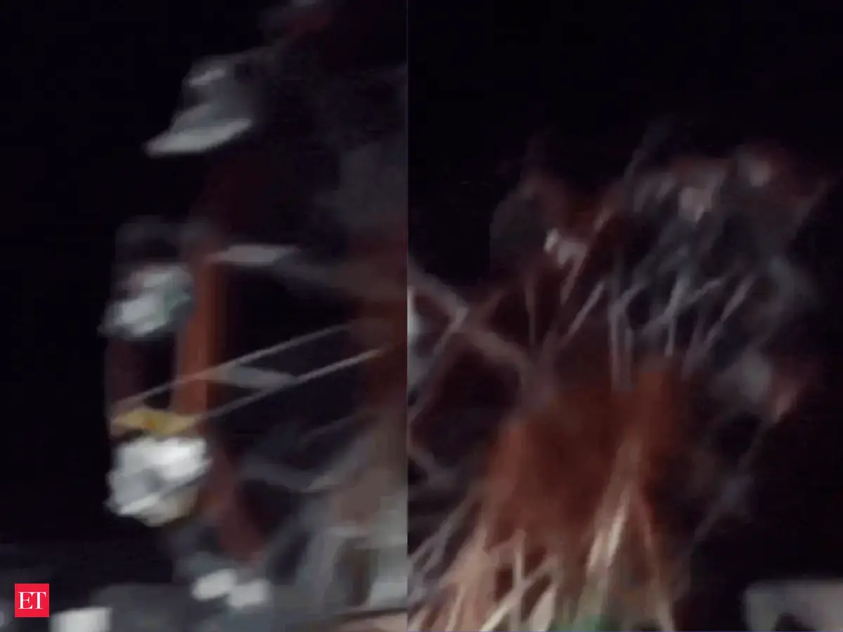 UP fair horror: Overloaded 60-foot swing crashes down; 30+ hurt, over 10 critically injured