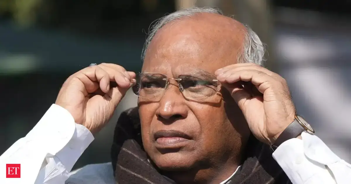 Congress chief Mallikarjun Kharge calls people of Gujarat 'illiterate' in Kerala poll rally