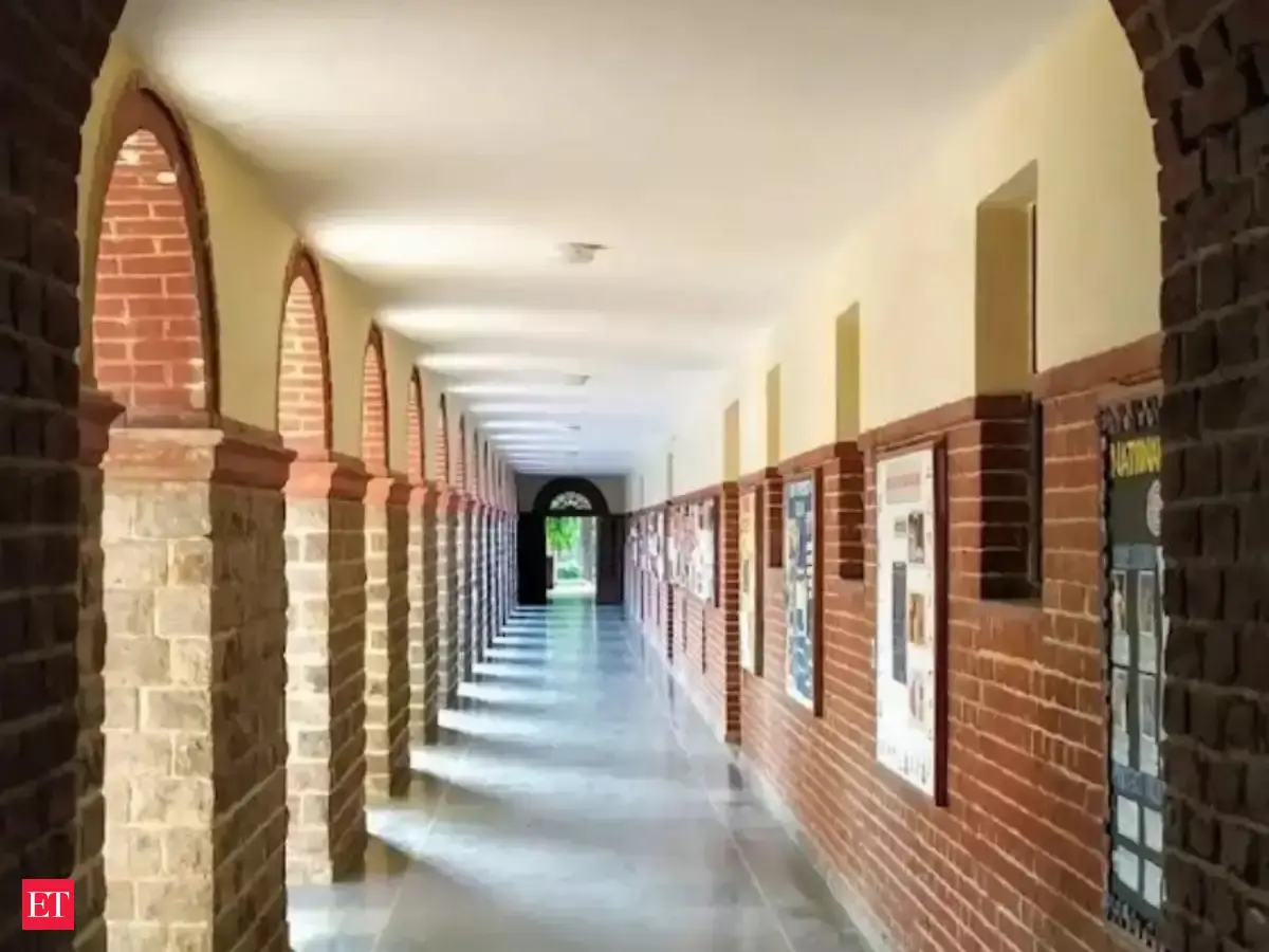 Miranda House & Ramjas College Bomb Scare: DU colleges receive threat mail; Here’s what authorities said