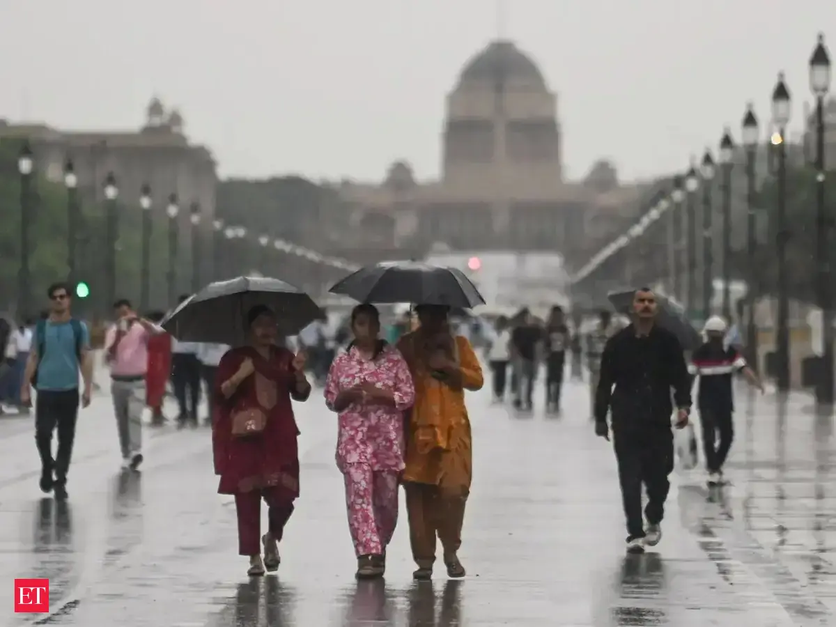 Delhi, Noida and Gurugram weather today (April 7): Delhi-NCR wakes up to rainfall, IMD issues yellow alert for two days. Check full forecast