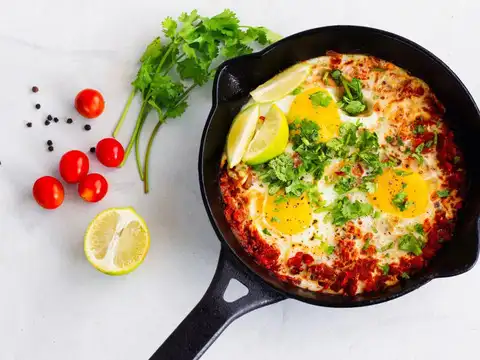 Shakshuka &mdash; North African Poached Egg Skillet