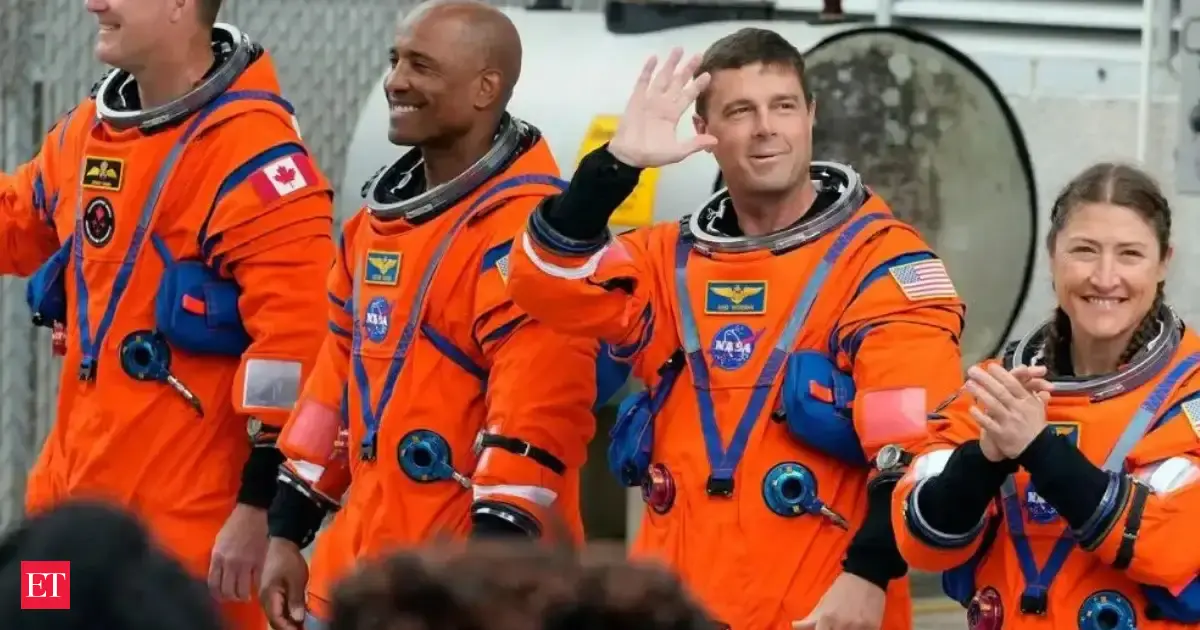 Artemis Moon mission: NASA touches the sky during a tough year for science