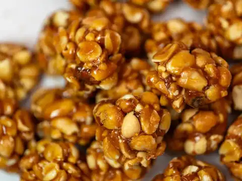 Peanut and Date Energy Balls