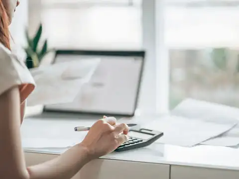 What incomes are covered in Form 121?