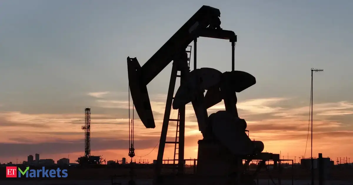 Traders place large $950 million bet on oil price falling hours ahead of ceasefire