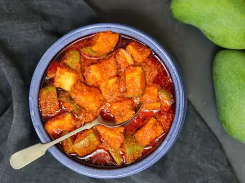 Consuming High-Acidity Pickles and Raw Chilies