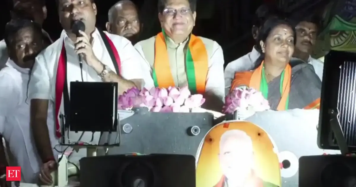 Tamil Nadu: Union Minister Piyush Goyal holds roadshow for BJP candidate Vanathi Srinivasan in Coimbatore
