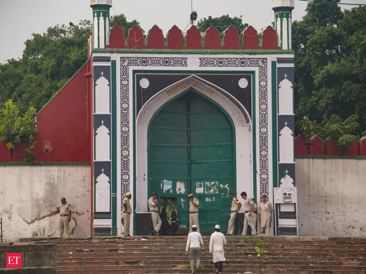 Delhi Police issues 3-day traffic advisory for Paharganj amid Shahi Idgah event