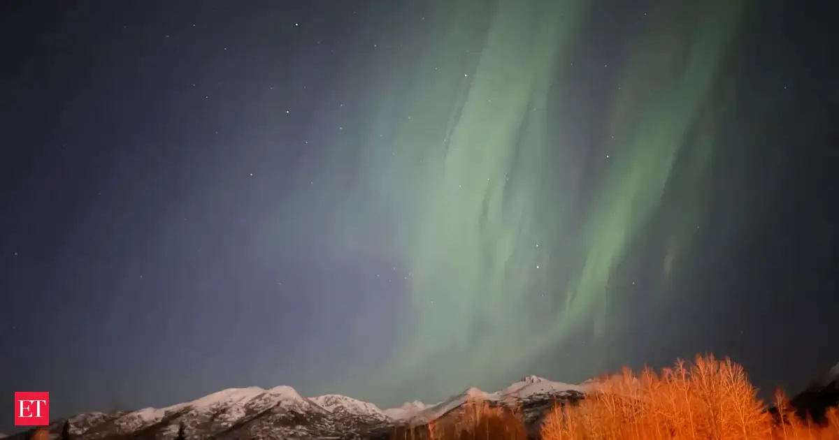 Aurora watch! 10 states may see Northern Lights light up skies tonight here's when to look up