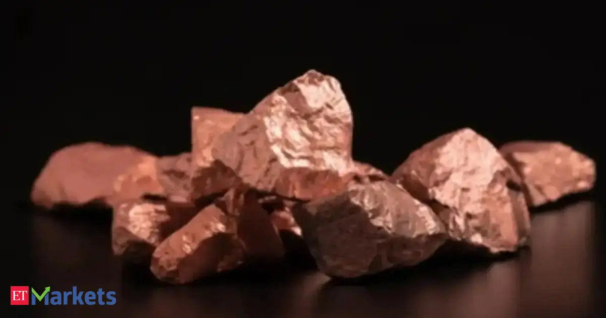 Copper claws higher to three-week peak as investors balance Iran with Chinese demand