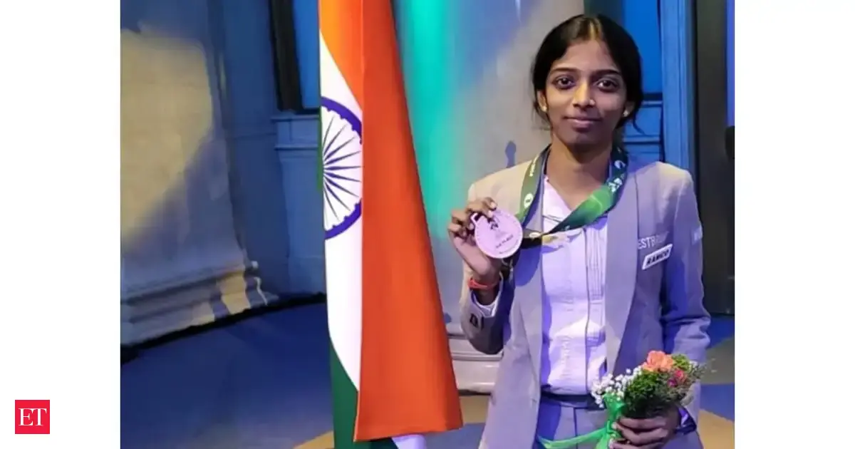 FIDE Candidates: R Vaishali takes sole lead at Women's event; Javokhir Sindarov tightens grip after win over Praggnanandhaa