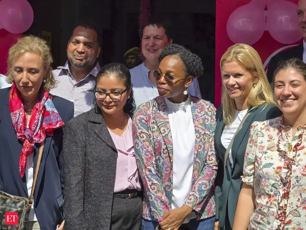 Foreign delegates visit states post voting on Thursday