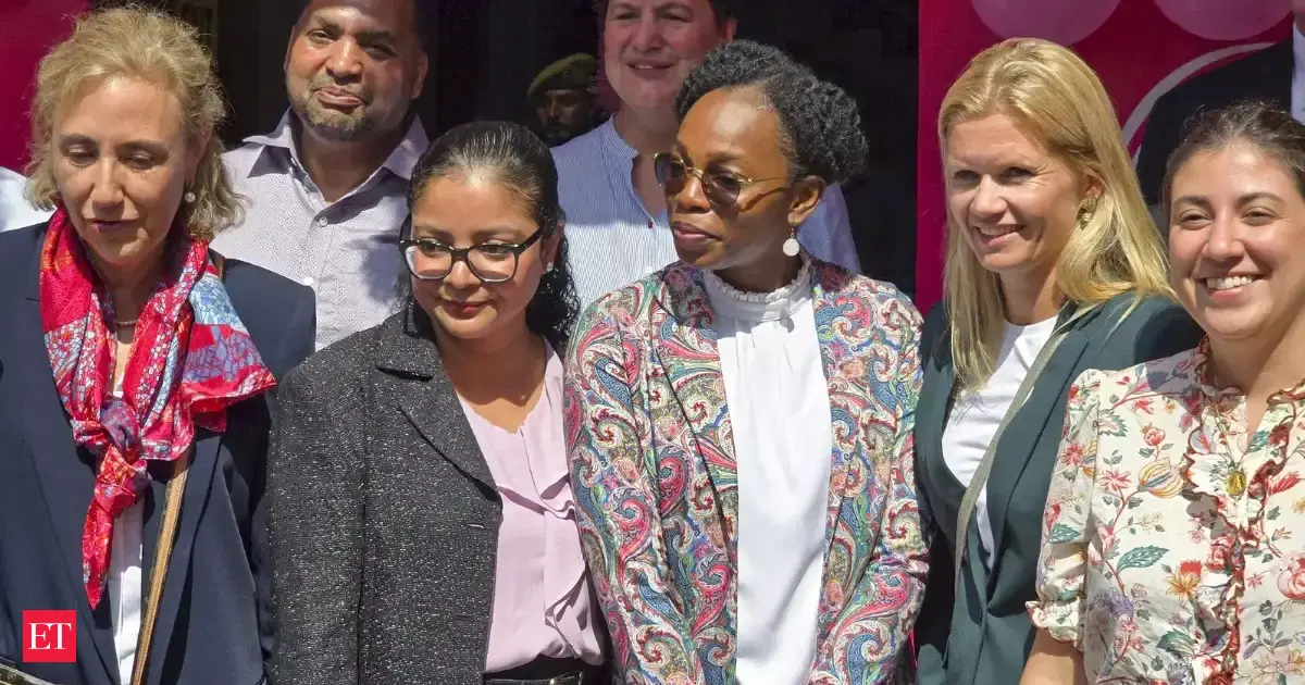 Foreign delegates visit states post voting on Thursday