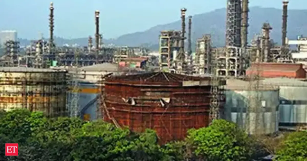 Bangladesh eyes India route to refine Russian crude amid supply crunch