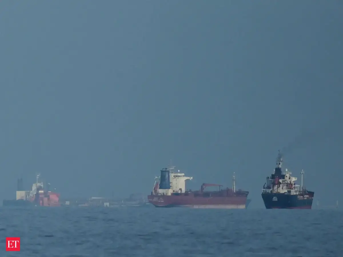 Crude cargo traffic likely to get caught up in war logjam again