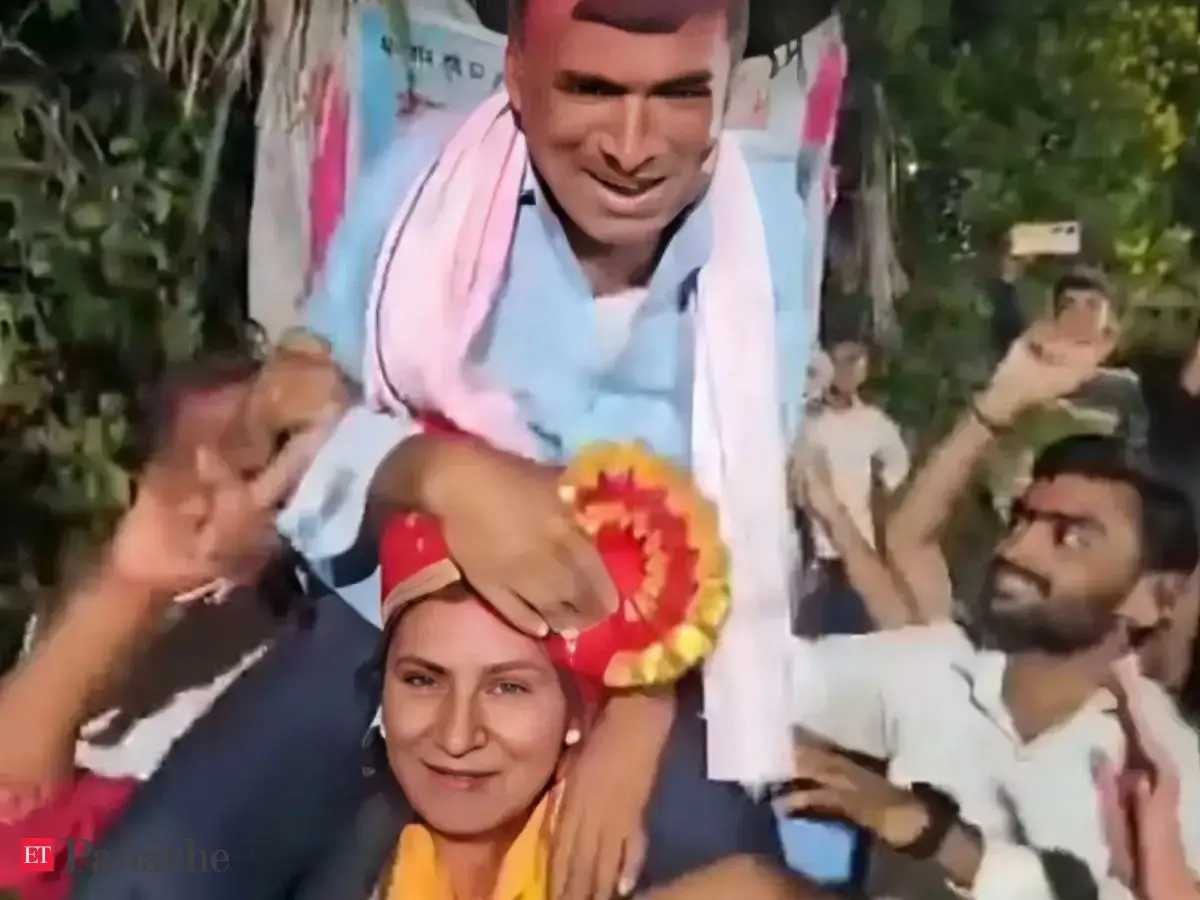 She took care of ill father, raised 2 children and still cracked toughest exam. But ‘this was not just her victory’. Maharashtra woman’s emotional celebration is winning hearts