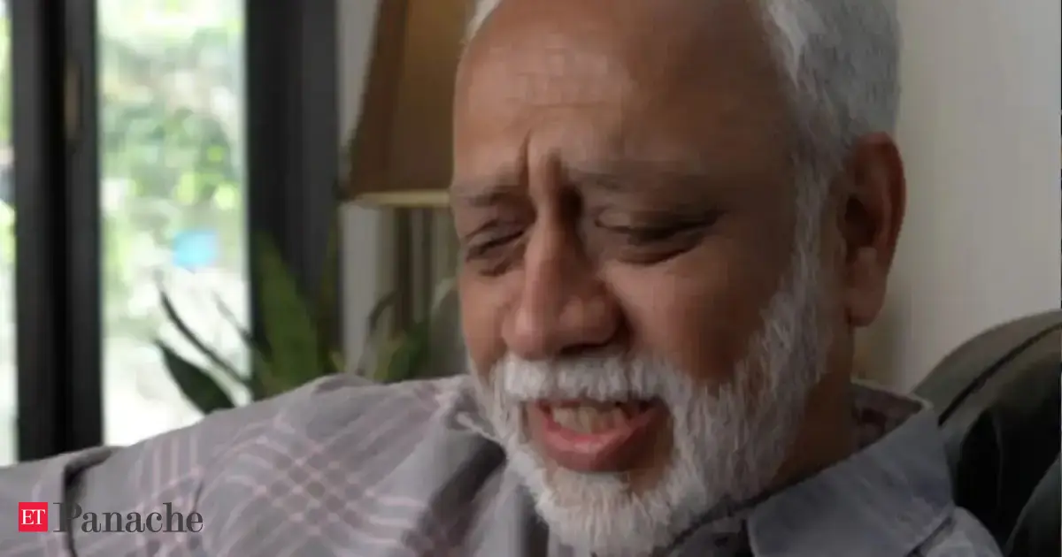 71-Year-Old Rabindra Nath Biswas, Known as 'Gaan Dadu', Gains Online Recognition for Singing