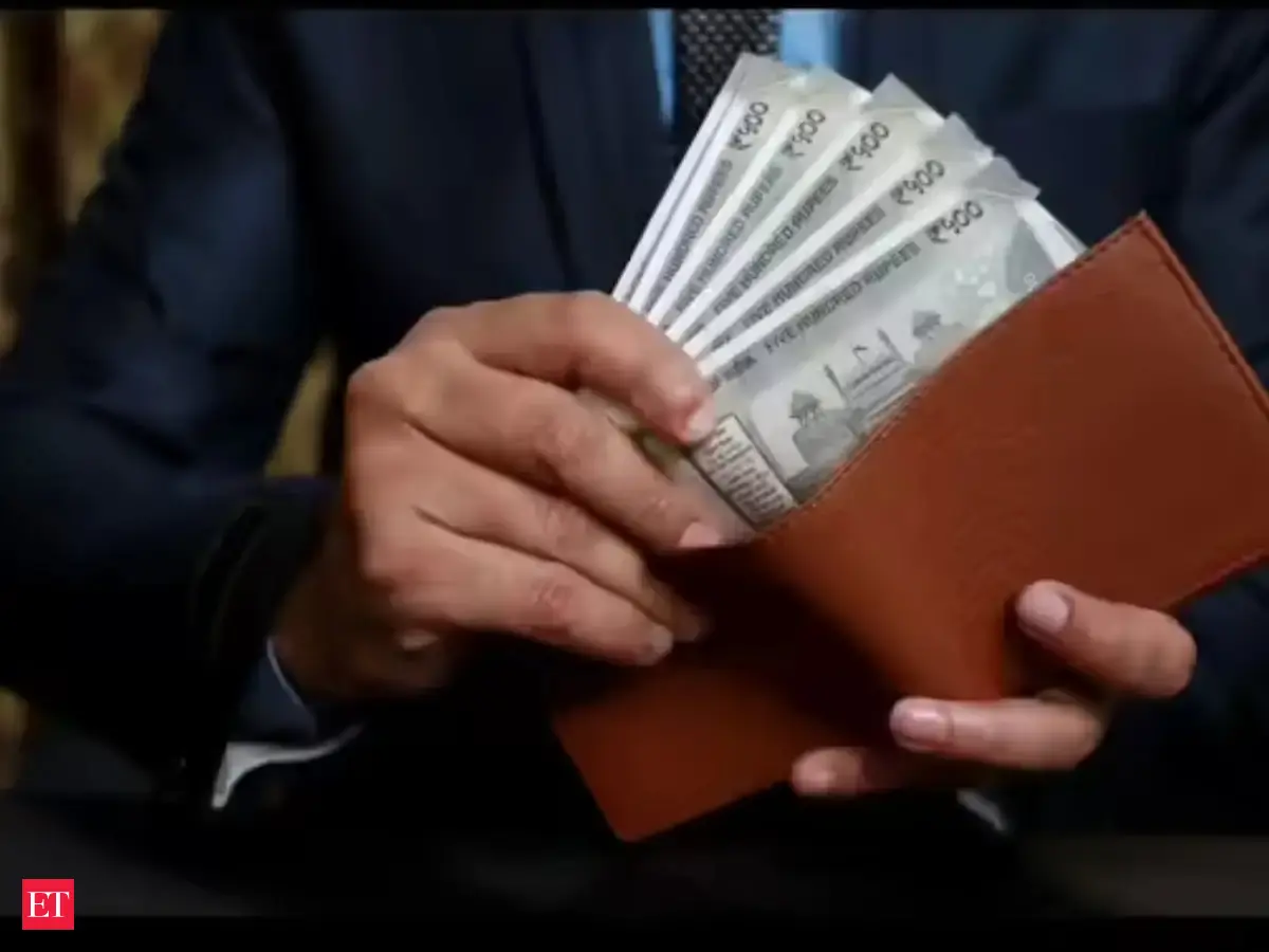 Central government workers seek wages based on five-member families