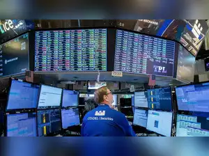 Why are US stock market futures up now, and will Dow Jones, S&P 500 and Nasdaq continue to stay in green or turn red again? Futures rise as investors react to Middle East peace hopes and corporate earnings.