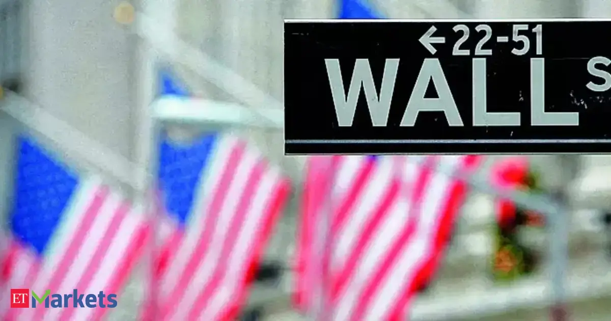 Bullish stock market graph showing record highs, with a calendar icon symbolizing earnings season.