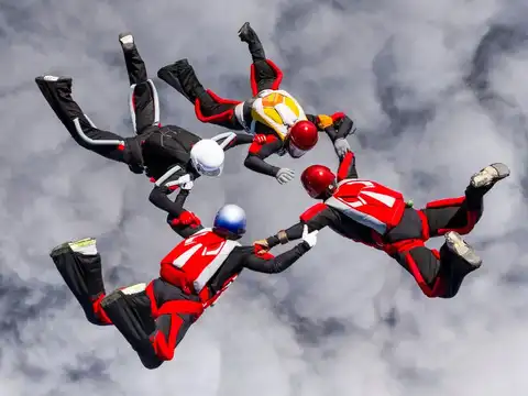 Hawaii Tops 10 Best Skydiving Spots Worldwide