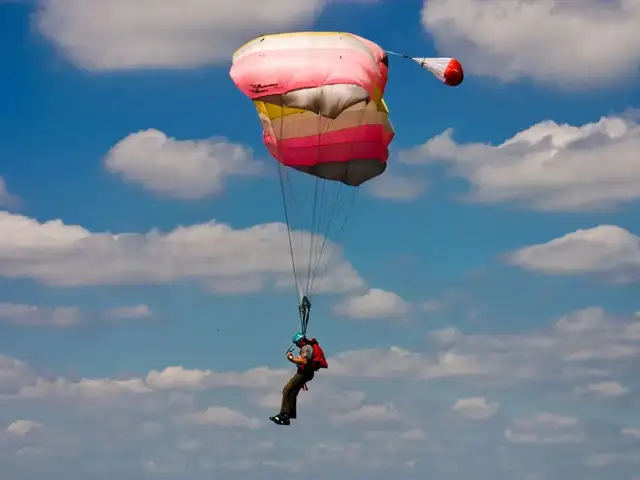 10 best places to go skydiving in the world - Jump into the world’s ...