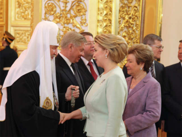 Dmitry Medvedev's wife speaks with Russian Orthodox Church head