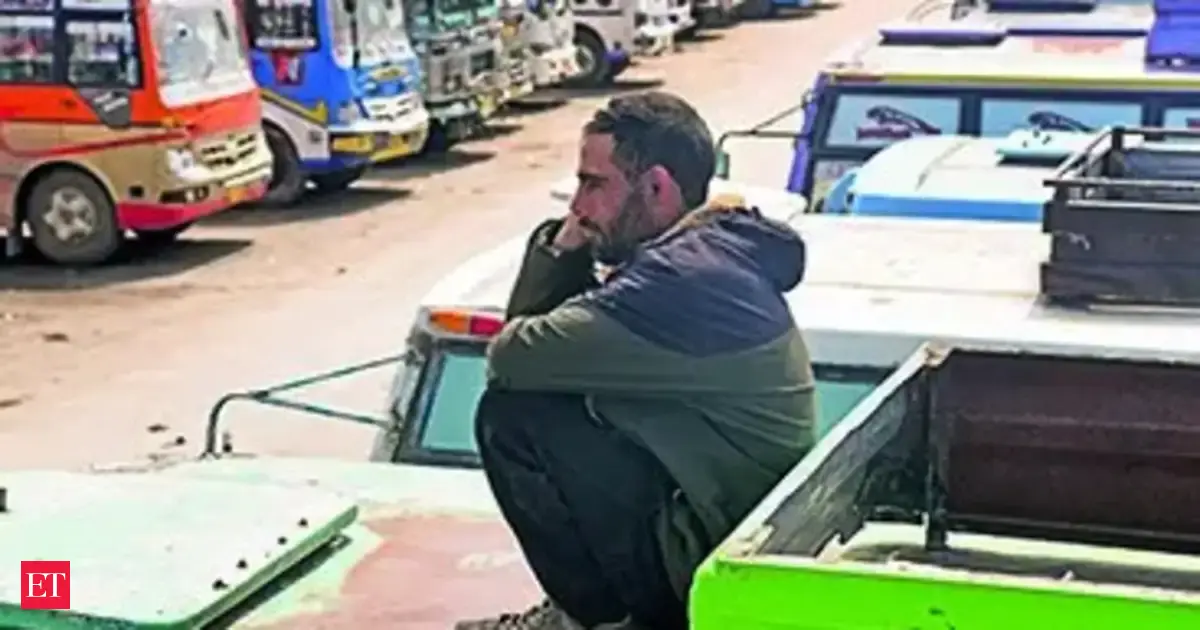 Kashmir transport strike hits commuters over Smart City bus expansion plan