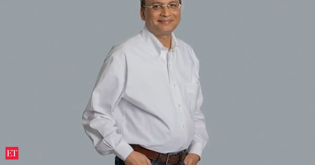 Job augmentation: Humans and AI collaborating rather than competing — Vishaal Gupta, Pearson