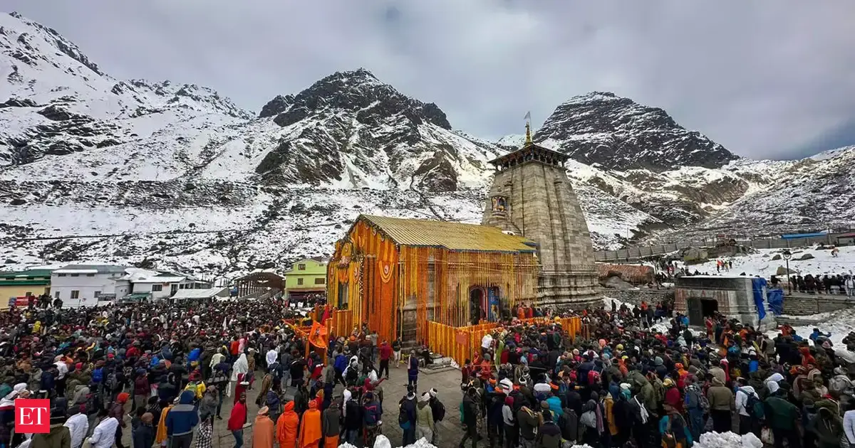 Kedarnath portals open today as fresh snowfall blankets Dham, pilgrims throng shrine