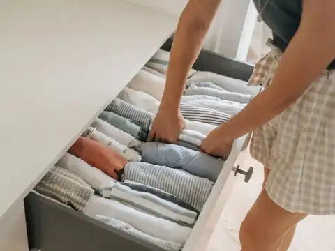 Storing "Almost Dry" Clothes in the Almirah