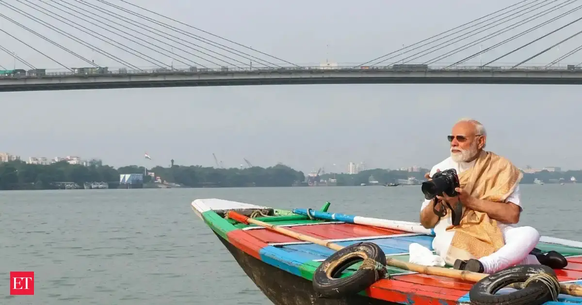 TMC calls PM Modi a “political tourist”