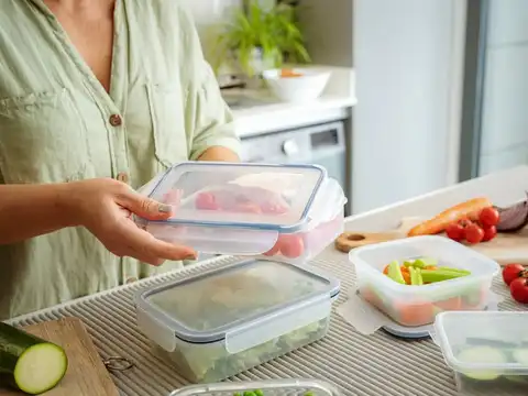 Airtight Layered Paper-Towel Box
