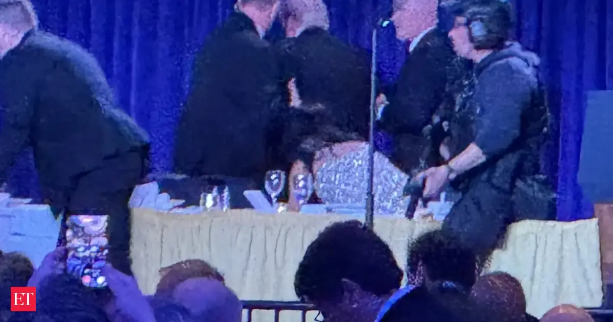 Cries of ‘Get down!’ &amp; correspondents ‘ducked under the table’; media recalls panic and chaos at White House dinner shooting
