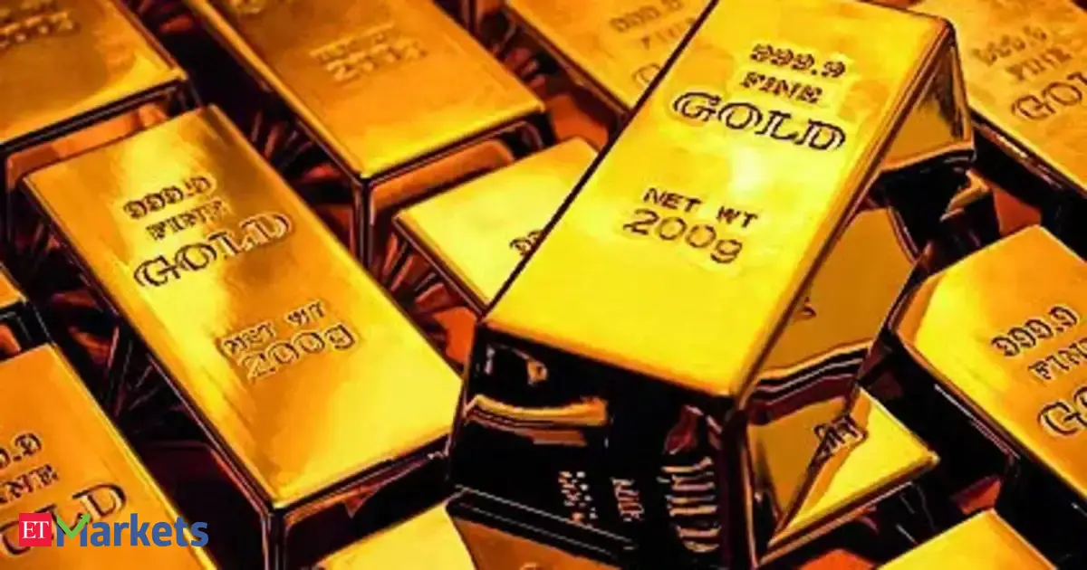 Gold falls on firm dollar, oil-driven inflation fears as US-Iran talks stall