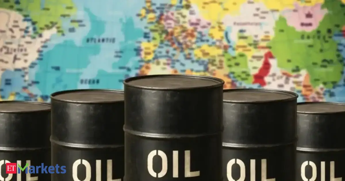 Oil Price Today (April 27): Crude oil hovers near 0 as Iran war peace talks lose momentum. What are experts saying?