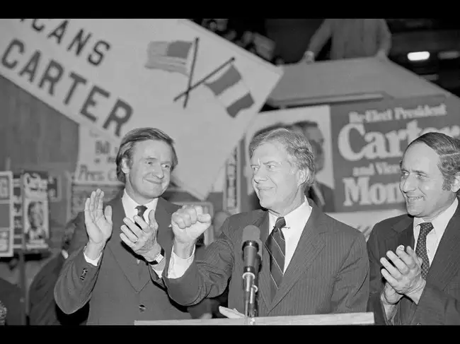 Donald Riegle, who represented Michigan in Congress under 7 presidents ...