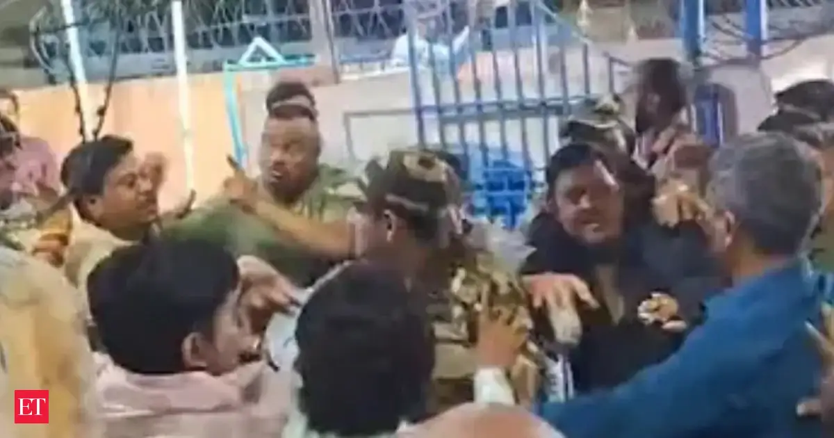 Midnight clash at Bengal's Jagatdal police station leaves several injured ahead of poll campaign end