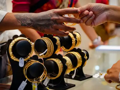 Is PAN required for buying gold above Rs 2 lakh?