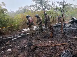 A small plane has crashed in Texas Hill Country killing all 5 on board ...