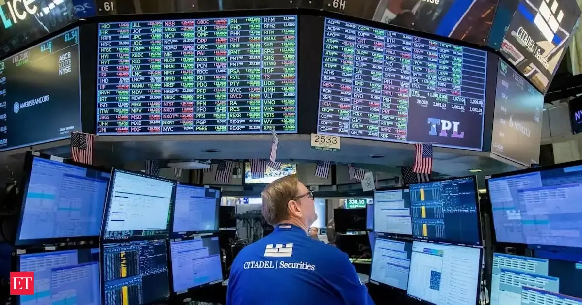 Why are S&P 500 and Nasdaq up while Dow Jones down today, and will US stock markets continue to witness wi