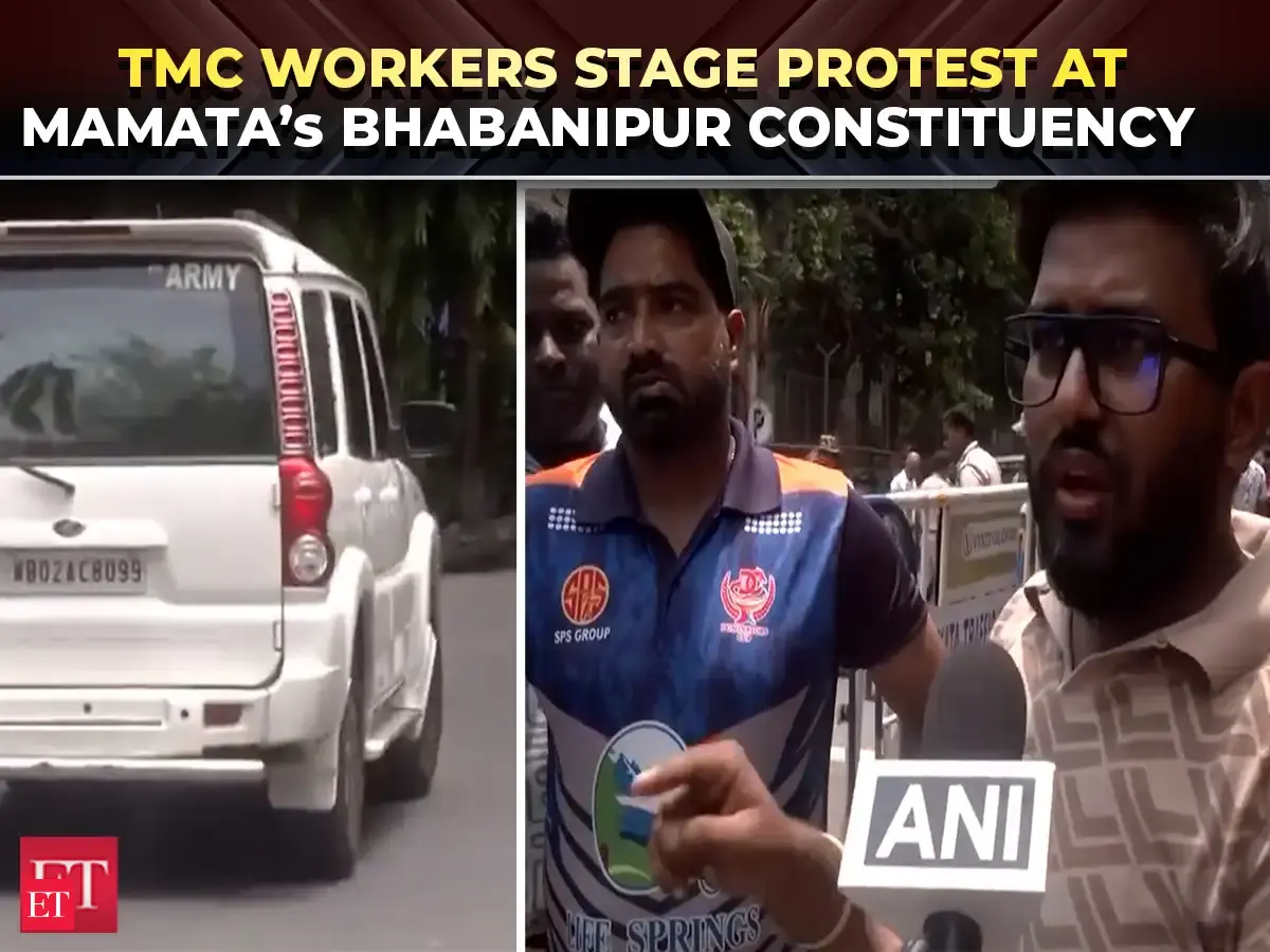 Tension at Mamata’s Bhabanipur constituency; TMC alleges entry of car with BJP flag