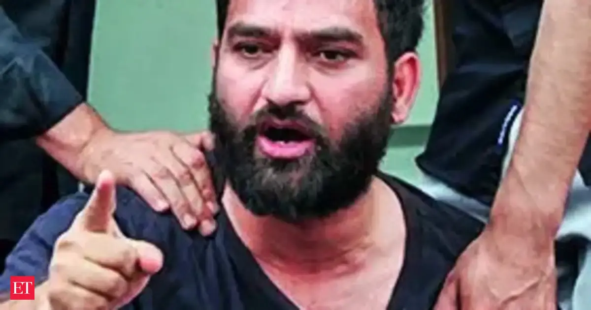 https://img.etimg.com/thumb/msid-130738563,width-1200,height-630,imgsize-18324,overlay-economictimes/articleshow.jpg