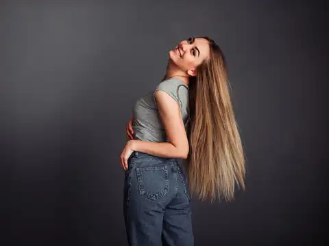 ​Her signature hair look explained