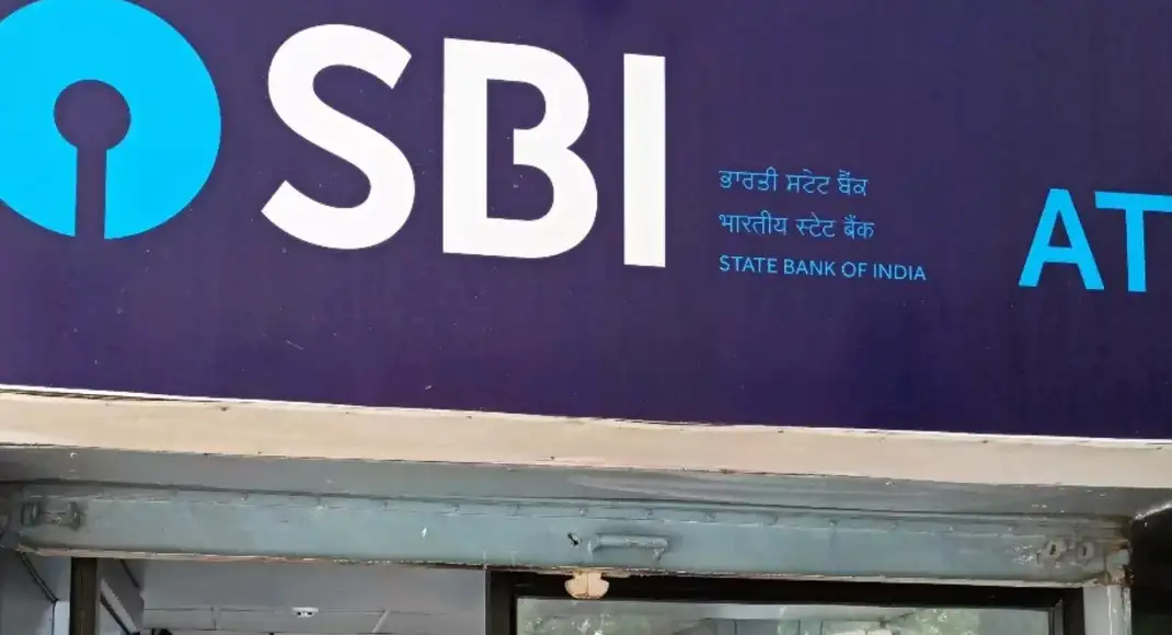 Stock Radar: SBI stock hovers around the breakout zone of inverse head & shoulder pattern; buy for medium-