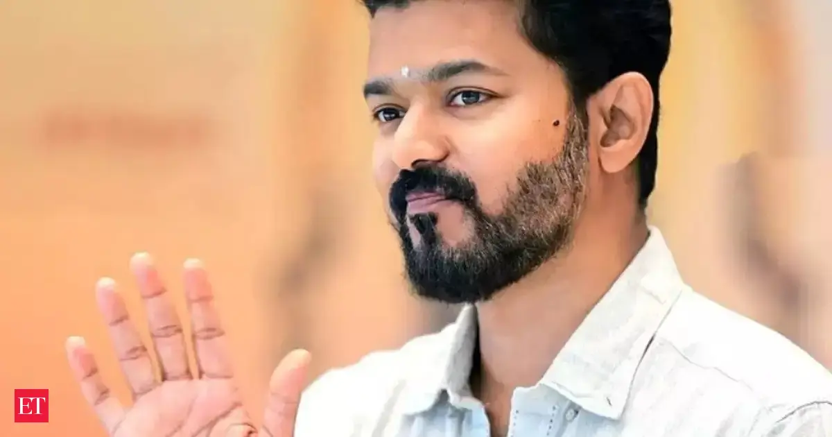 Vijay's transformation as 'Muthalvan' from 'Thalapathy'