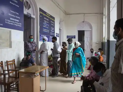 Who can open an NPS Swasthya account?