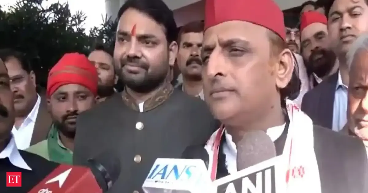 SC should take cognizance of West Bengal poll process: Akhilesh Yadav