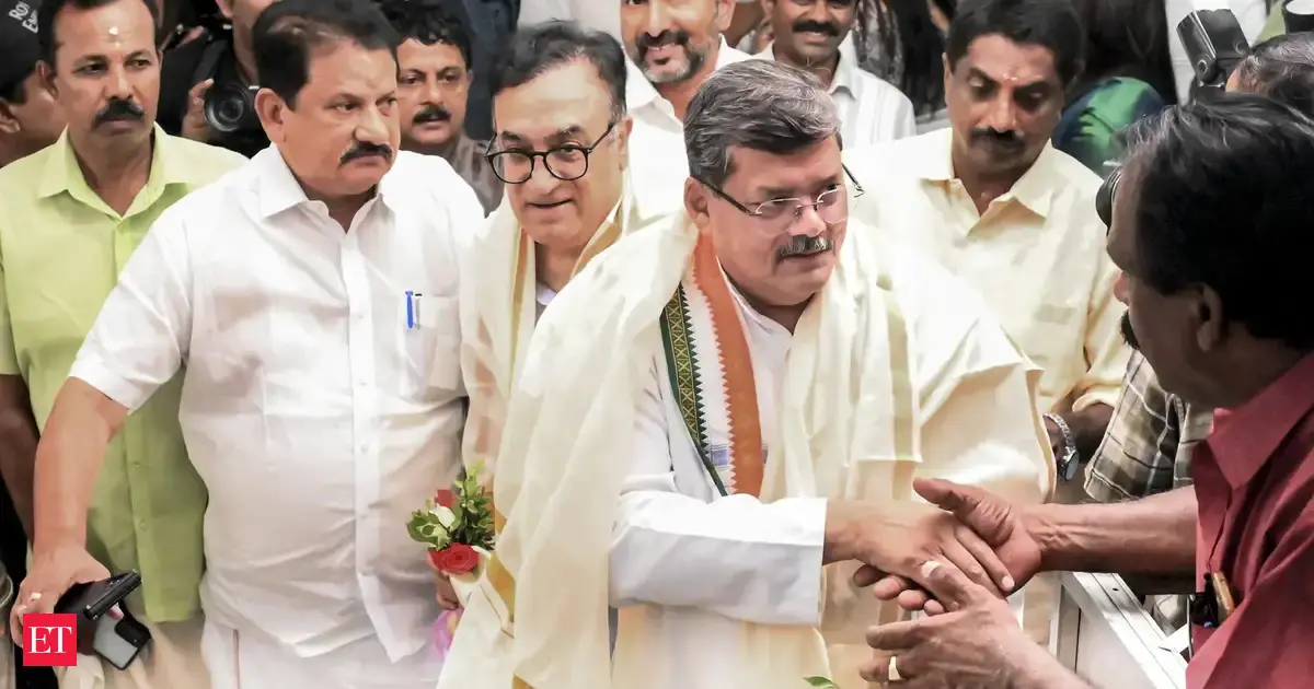 Kerala: CM race spills onto streets, social media as supporters rally behind contenders
