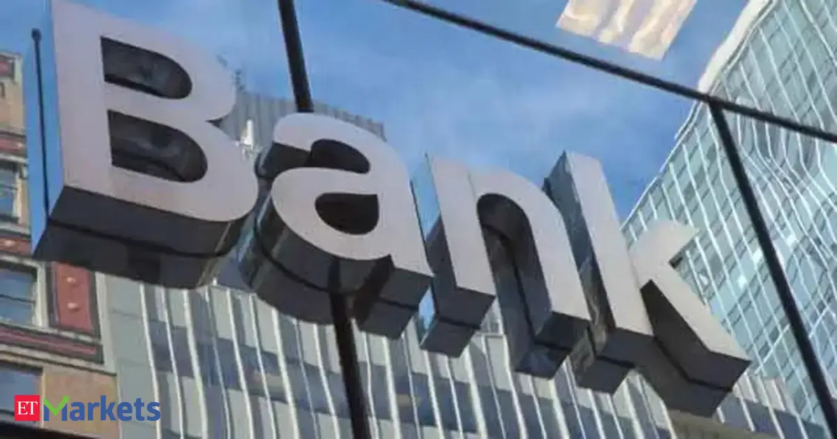 SBI, IndusInd Bank, Yes Bank, and other stocks tumble up to 4%, Nifty Bank drops 900 points. What lies ahe